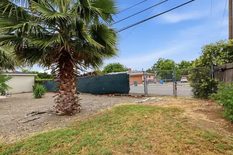 Exterior - 1885 15th St, Olivehurst, CA 95961 photo 4 of 8