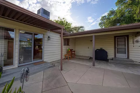 Exterior - 601 N 4th St, Patterson, CA 95363 photo 6 of 13