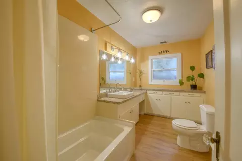 Bath - 601 N 4th St, Patterson, CA 95363 photo 1 of 3