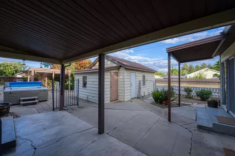 Exterior - 601 N 4th St, Patterson, CA 95363 photo 5 of 13