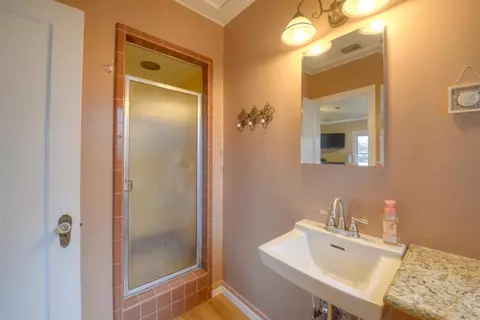 Bath - 601 N 4th St, Patterson, CA 95363 photo 3 of 3