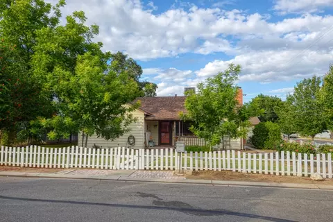 601 N 4th St, Patterson, CA 95363