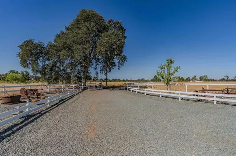 Exterior - 3585 Burson Rd, Burson, CA 95225 photo 3 of 34