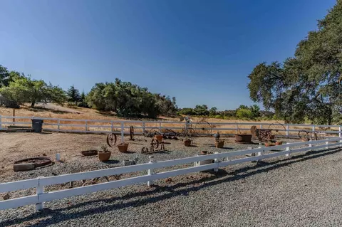 Exterior - 3585 Burson Rd, Burson, CA 95225 photo 4 of 34