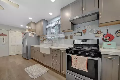Kitchen - 3585 Burson Rd, Burson, CA 95225 photo 4 of 6
