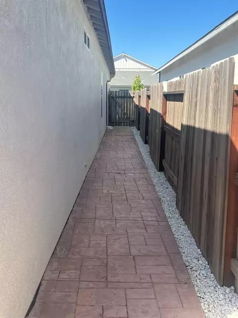 Entry Way - 648 Cheshire Dr, Patterson, CA 95363 photo 3 of 3