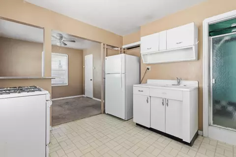 Kitchen - 1434 Parker Ave, Tracy, CA 95376 photo 2 of 5
