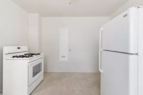 Kitchen - 1434 Parker Ave, Tracy, CA 95376 photo 4 of 5