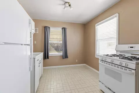 Kitchen - 1434 Parker Ave, Tracy, CA 95376 photo 5 of 5