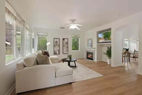 Living - 1883 Oswego Ct, Tracy, CA 95304 photo 4 of 6