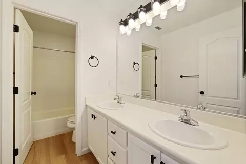 Bath - 1883 Oswego Ct, Tracy, CA 95304 photo 5 of 6