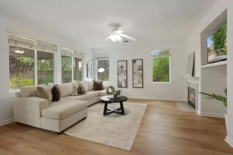 Living - 1883 Oswego Ct, Tracy, CA 95304 photo 5 of 6