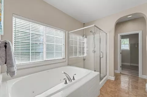 Bath - 1223 E Springer Dr, Turlock, CA 95382 photo 1 of 4
