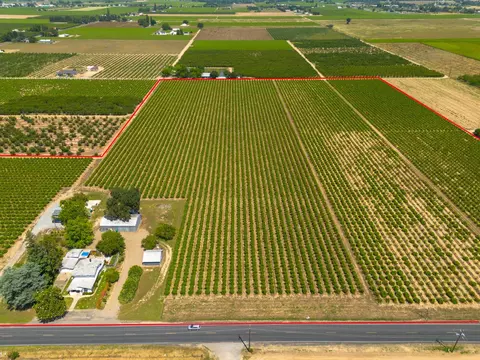 10155 E Kettleman Ln, Lodi, CA 95240 photo 6