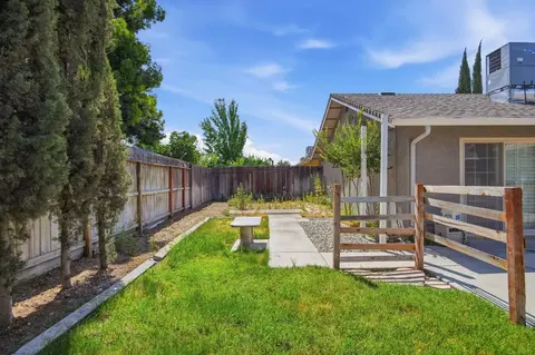 Exterior - 1070 Georgetown Ave, Turlock, CA 95382 photo 4 of 6