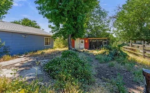 Exterior - 2201 Vivian Rd, Modesto, CA 95358 photo 6 of 11