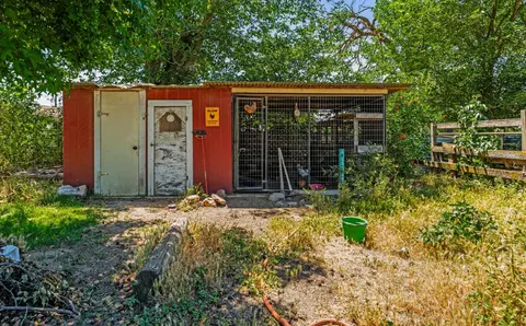 Exterior - 2201 Vivian Rd, Modesto, CA 95358 photo 7 of 11