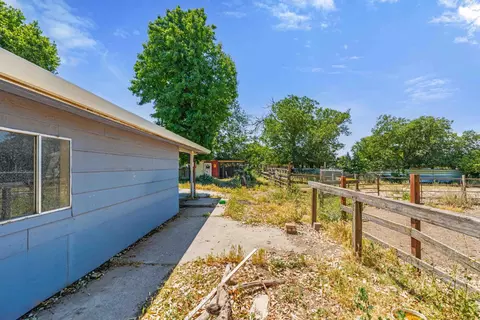 Exterior - 2201 Vivian Rd, Modesto, CA 95358 photo 5 of 11