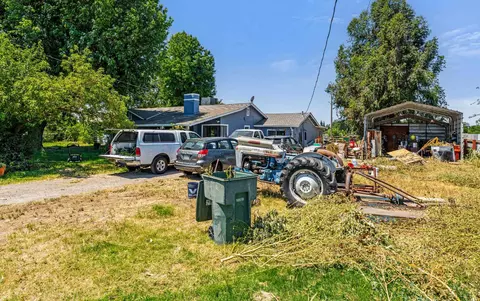 Exterior - 2201 Vivian Rd, Modesto, CA 95358 photo 1 of 11