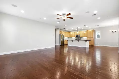 Living - 1472 Bicker Cir, Folsom, CA 95630 photo 3 of 6