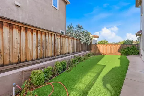 Exterior - 1472 Bicker Cir, Folsom, CA 95630 photo 4 of 5