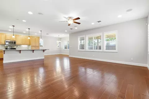 Living - 1472 Bicker Cir, Folsom, CA 95630 photo 2 of 6