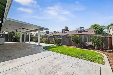 Exterior - 2712 Floyd Ave, Modesto, CA 95355 photo 6 of 8