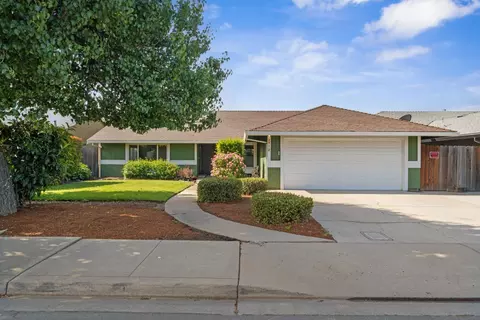 Exterior - 2712 Floyd Ave, Modesto, CA 95355 photo 4 of 8