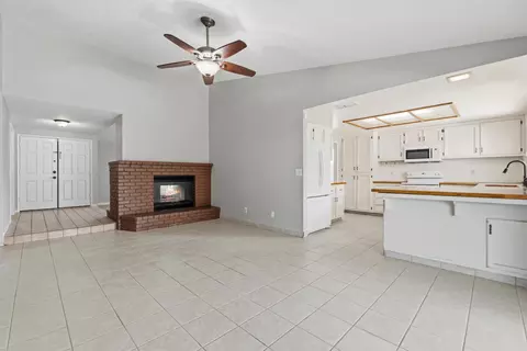 Living - 2712 Floyd Ave, Modesto, CA 95355 photo 6 of 9