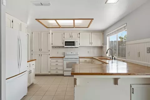 Kitchen - 2712 Floyd Ave, Modesto, CA 95355 photo 2 of 4