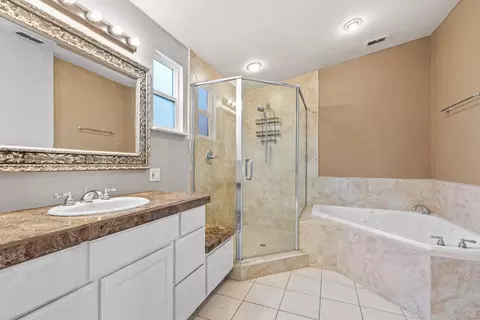 Bath - 3219 Smathers Way, Carmichael, CA 95608 photo 4 of 4