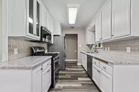 Kitchen - 3219 Smathers Way, Carmichael, CA 95608 photo 1 of 2