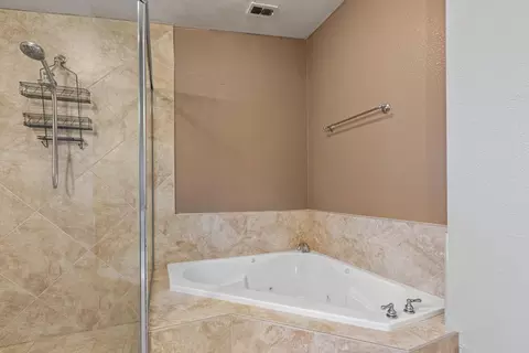 Bath - 3219 Smathers Way, Carmichael, CA 95608 photo 2 of 4