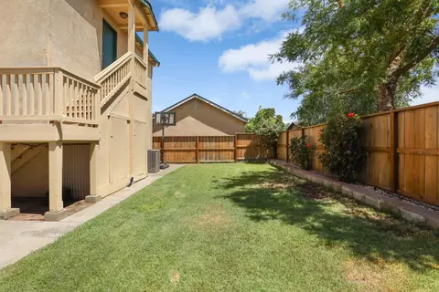 Exterior - 1262 Syracuse Ln, Manteca, CA 95336 photo 4 of 4