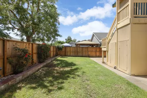 Exterior - 1262 Syracuse Ln, Manteca, CA 95336 photo 3 of 4
