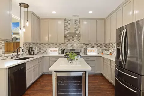 Kitchen - 1262 Syracuse Ln, Manteca, CA 95336 photo 2 of 3