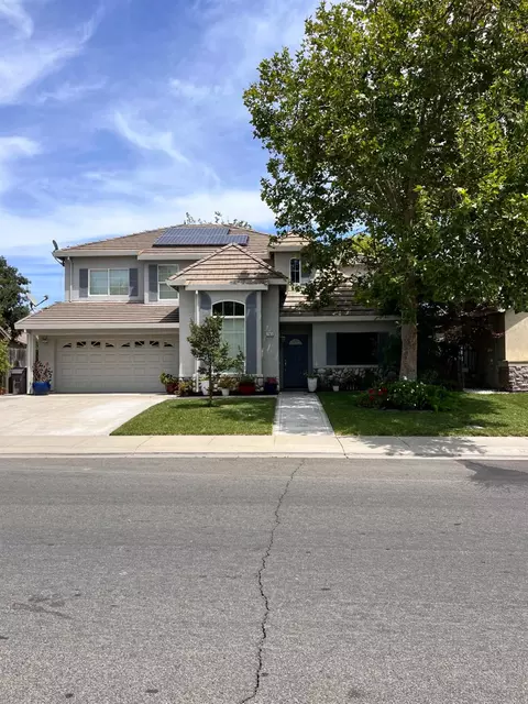 793 Laugenour Dr, Woodland, CA 95776