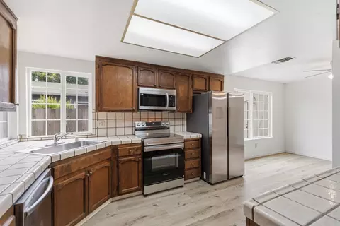 1124 Speer Dr, Modesto, CA 95358 photo 8