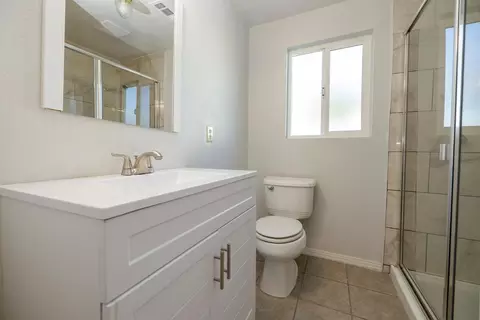 Bath - 825 Wheatley Ave, Modesto, CA 95351 photo 1 of 2