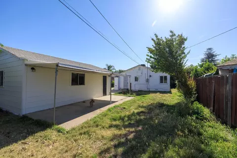 Exterior - 825 Wheatley Ave, Modesto, CA 95351 photo 3 of 3