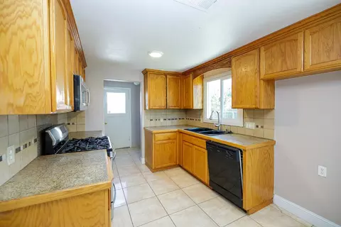 Kitchen - 825 Wheatley Ave, Modesto, CA 95351 photo 2 of 3