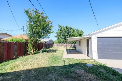Exterior - 825 Wheatley Ave, Modesto, CA 95351 photo 1 of 3