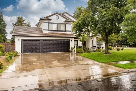 3200 Brookstone Dr, Turlock, CA 95382