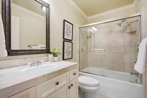 Bath - 61 Riverknoll Pl, Carmichael, CA 95608 photo 1 of 2