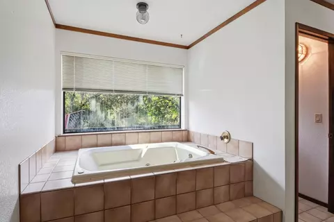 Bath - 661 E Cape Horn Rd, Colfax, CA 95713 photo 5 of 5