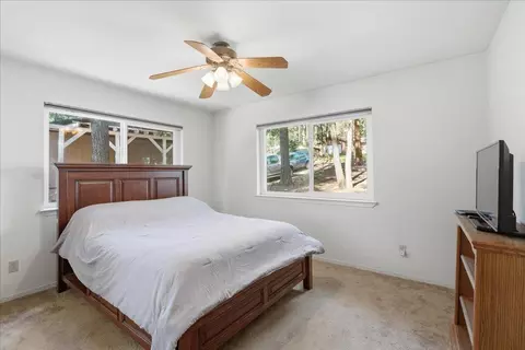 Bedroom - 5524 Daisy Dr, Pollock Pines, CA 95726 photo 2 of 5