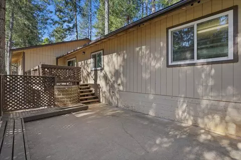 5524 Daisy Dr, Pollock Pines, CA 95726