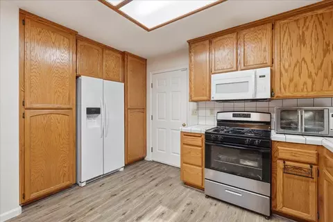 Kitchen - 5524 Daisy Dr, Pollock Pines, CA 95726 photo 3 of 3
