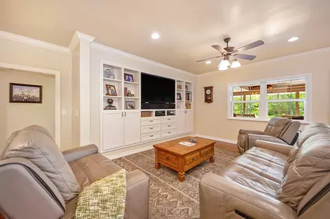 Living - 3557 Val Verde Rd, Loomis, CA 95650 photo 3 of 4