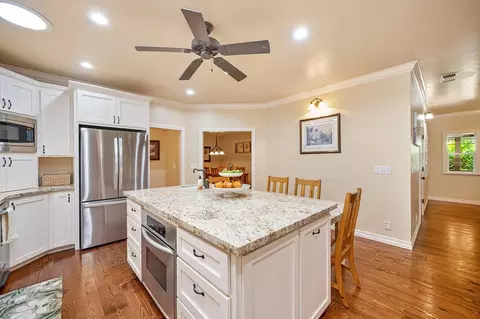Kitchen - 3557 Val Verde Rd, Loomis, CA 95650 photo 4 of 6